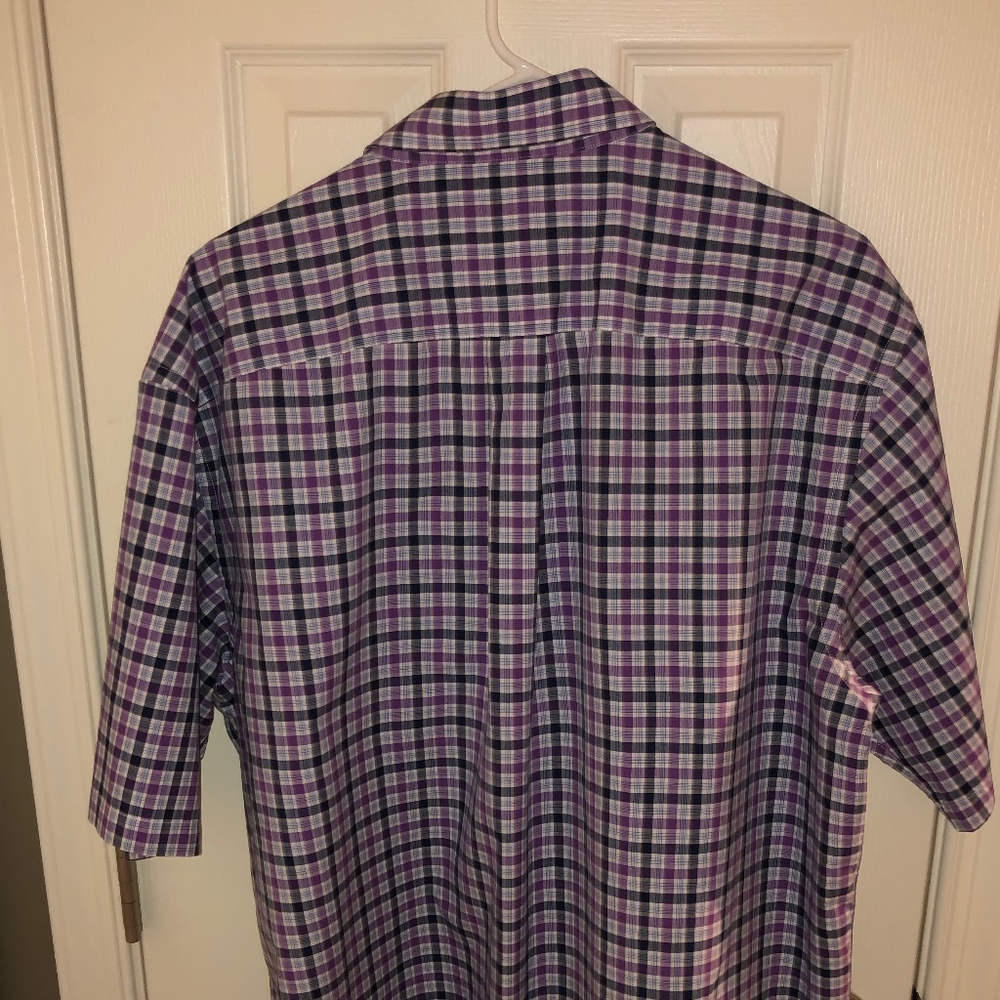 JOS A. BANK SHORT SLEEVE TRAVELER BUTTON DOWN